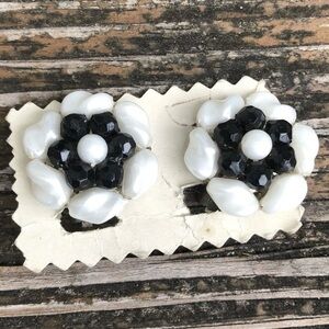 Black White Cluster Shiny Beaded Silver Clip On Earrings Jewelry Vintage 50s 60s